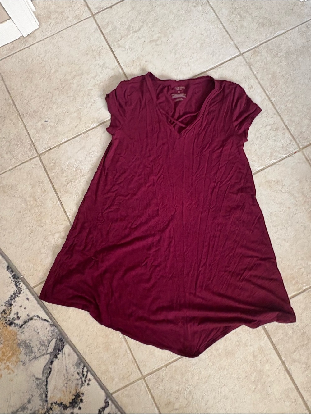 Arizona Jean Company Burgundy V-Neck Short Sleeve Tunic